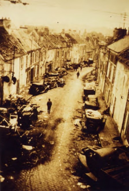 Le quartier Saint-Pierre ravagé par l'aviation allemande en 1940 (cliché Jolivet)