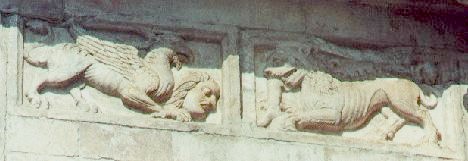 Lion et griffon affrontés anthropophages (Italie, XIIe siècle)