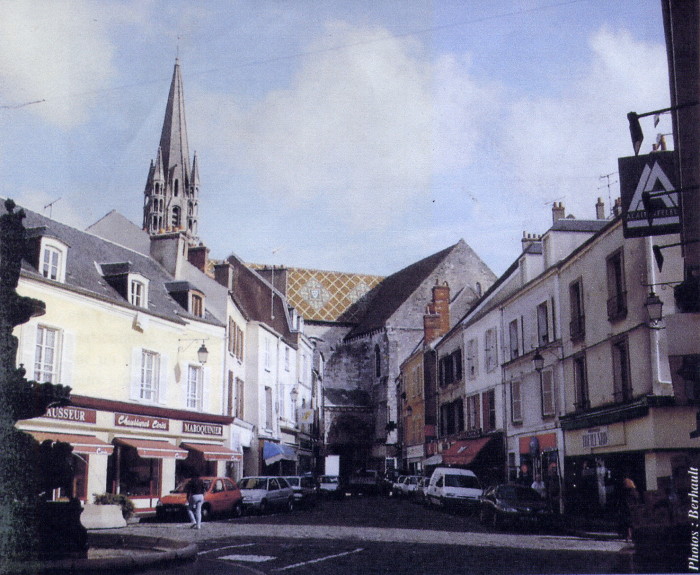 Photomontage: Restitution d'undécor hypothétique de la toiture de Notre-Dame (© Stéphane Berhault)