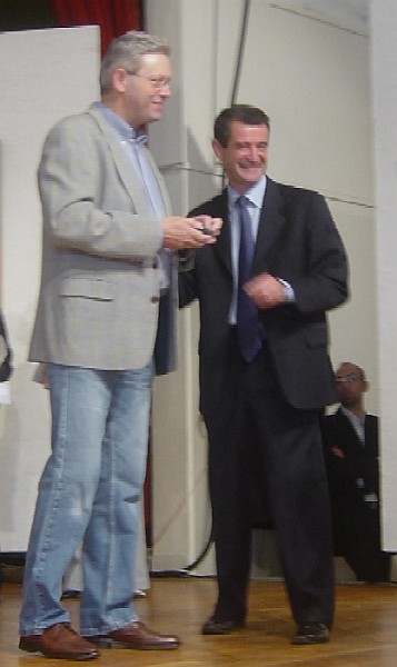 Christian Binet décoré par Frank Marlin, député-maire, de la médaille de l'Assemblée nationale