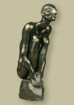 Yeva: Femme aigle (bronze, 39 X 15 X 20 cm)