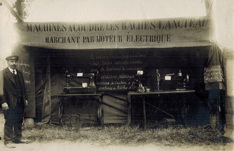 Le stand de Gaston Lancteau à la foire Saint-Michel d'Etampes vers 1919