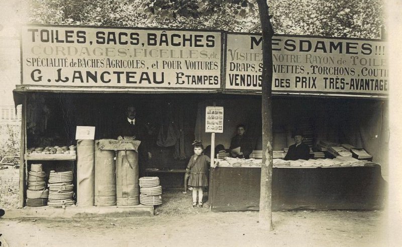 Le stand de Gaston Lancteau à la foire Saint-Michel d'Etampes de 1927
