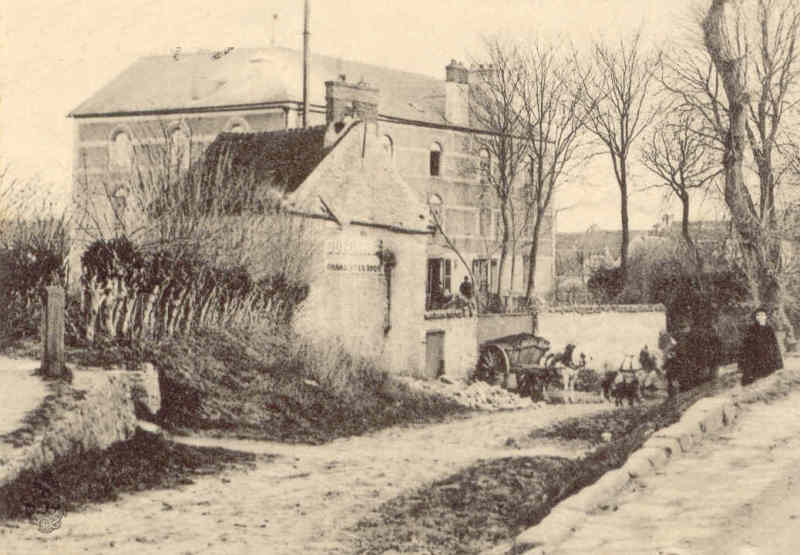 Le moulin de Chauffour vers 1905 (détail de la carte postale C.L.C. n°23)