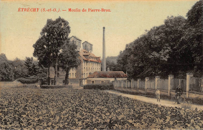 Le moulin de Pierrebrou au début du XXe siècle