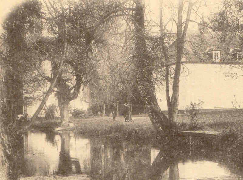 Le moulin de Valnay en 1901 (cliché Louis-Didier des Gacons, carte n°29)
