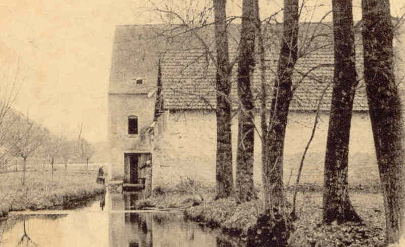 Le moulin de Vaujouan en 1901 (cliché Louis-Didier des Gacons, carte n°353)