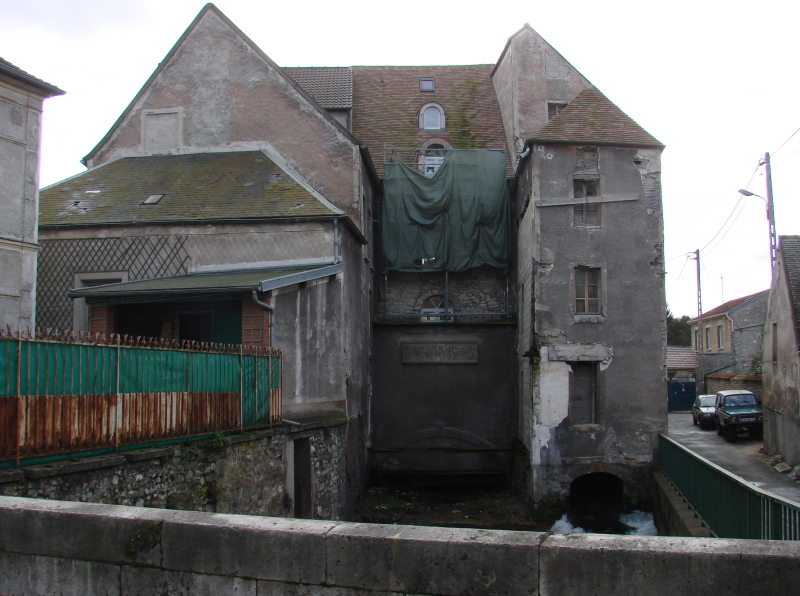 Le moulin du Bourgneuf en janvier 2008 (cliché Bernard Gineste)