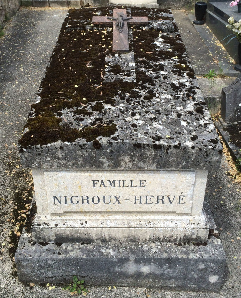 Tombe de la famille Nigroux-Hervé au cimetière Saint-Gilles d'Etampes