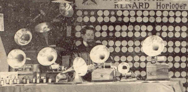 Un stand de Lucien Renard en 1904