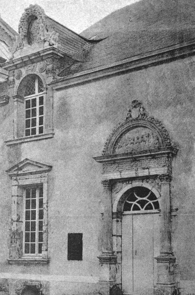 Cour intérieure de la Maison de Diane de Poitiers à Etampes