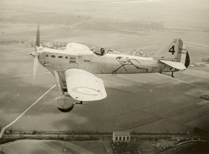 Agence Havas: Aviation légère en manoeuvres au camp d'Etampes (cliché Havas, 1937)