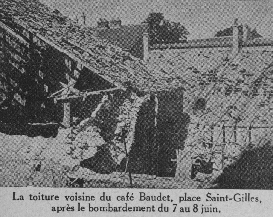 La toiture voisine du café Baudet, place Saint-Gilles, après le bombardement du 7 au 8 juin.