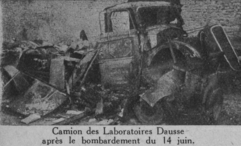 Camion des Laboratoires Dausse, après le bombardement du 14 juin
