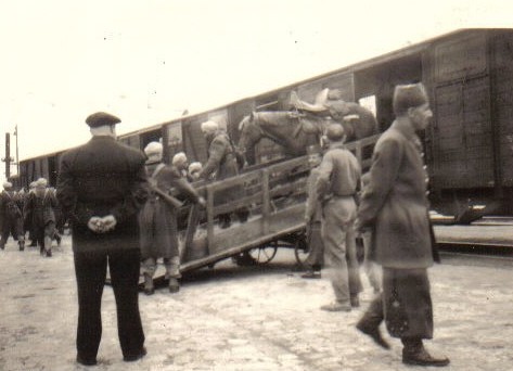 Débarquement du 7e Spahis à Etampes le 28 juin 1958
