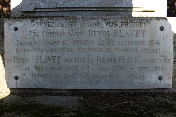 Plaque à la mémoire d'Henri Blavet sur la tombe de sa famille au cimetière Notre-Dame ancien