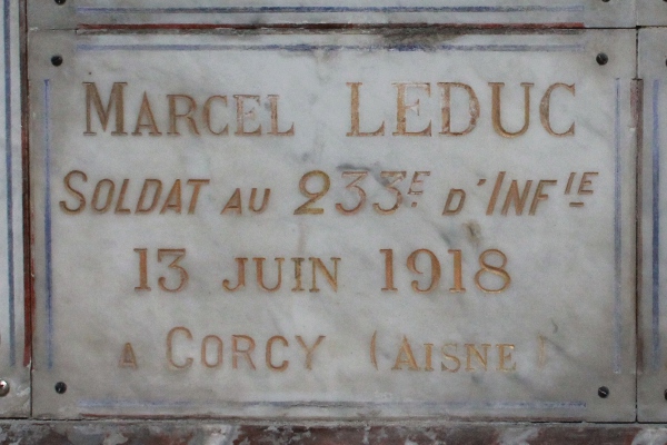 Plaque de Marcel Leduc au mémorial de l'église Notre-Dame d'Etampes (1921)