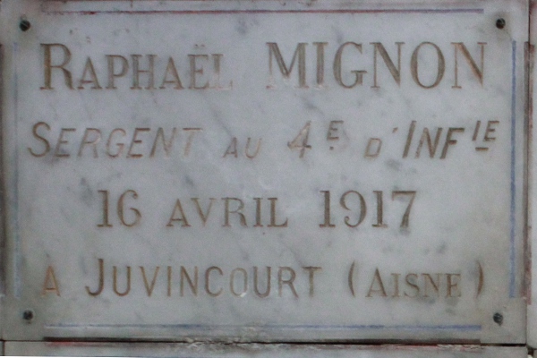 Plaque de Rapahël Mignon au mémorial de l'église Notre-Dame d'Etampes (1921)