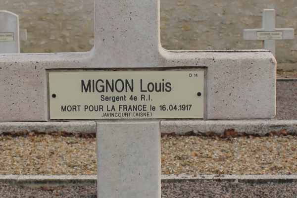 Tombe de Raphaël Mignon au nouveau carré militaire du cimetière de Notre-Dame nouveau (1997)