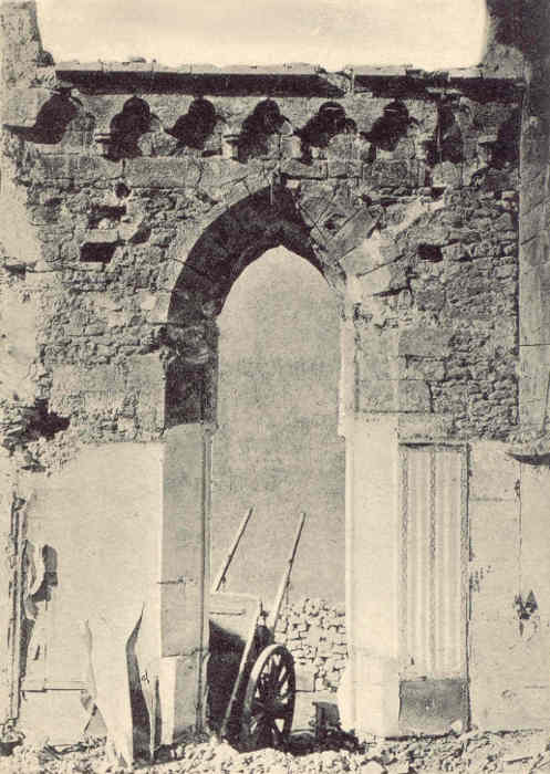 Pl. I, Ancienne église Sainte-Croix d’Étampes (Détail des ruines. — Fouilles de 1895)