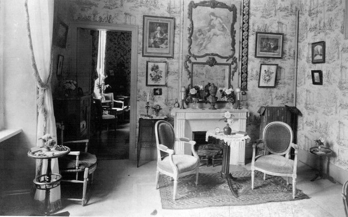 L'intérieur du château du Petit-Saint-Mars vers 1925