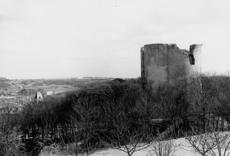 Le Donjon et Saint-Basile depuis la résidence du Donjon, hiver 1967-1968
