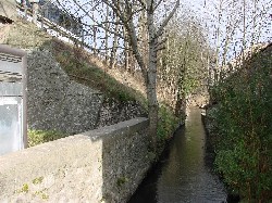 Le Ruisseau du Chariot d'Or en aval de la Rue de la République