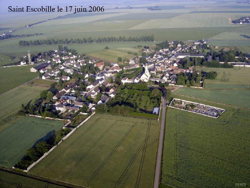 Vue aérienne de Saint-Escobille n°1 (cliché de 2006)
