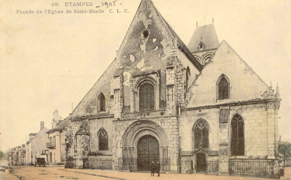 Façade de l'église Saint-Basile d'Etampes en 1905 (carte postale CLC n°29)