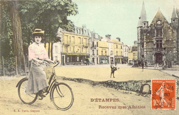 E.A.: La Cycliste devant l'Hôtel de Ville