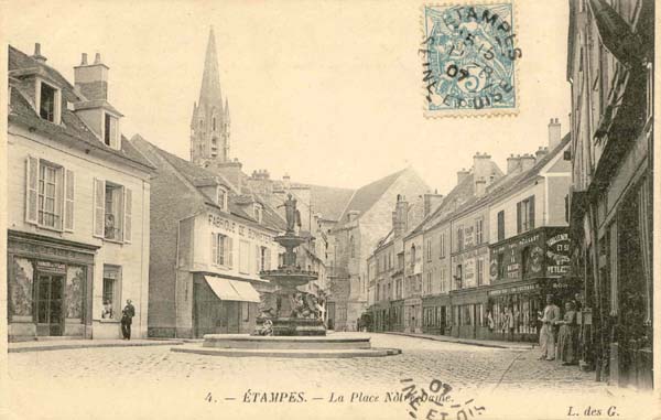 La place Notre-Dame d'Etampes en 1903