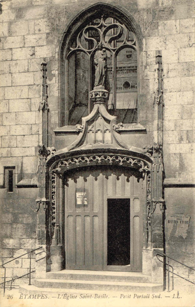 Le portail sud de Saint-Basile en 1913 (carte postale Lévy et fils n°26)
