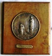 Talabot: Médaille de l'apparition de la Vierge à Lourdes