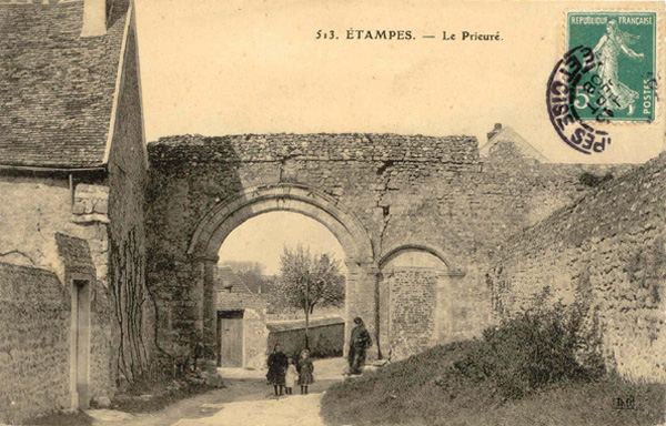 Restes du Prieuré Saint-pierre d'Etampes en 1908