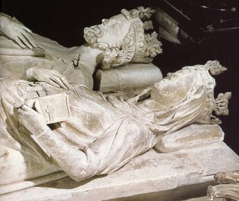 Gisants de Robert II le Pieux et de la reine Constance d'Arles (© Pascale Olivaux)