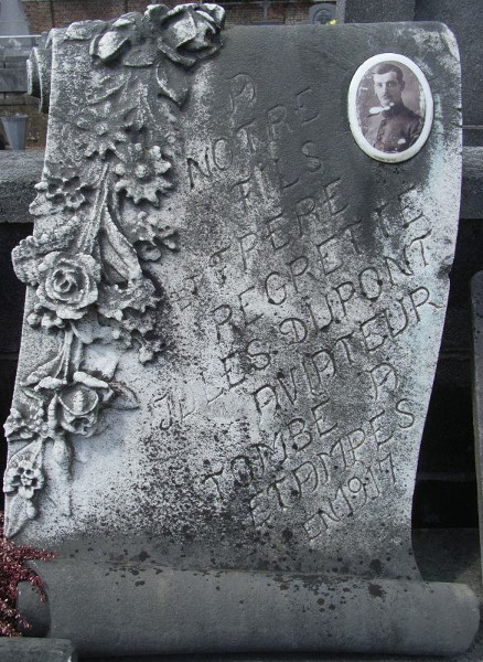Tombe de Jules Dupont au cimetière de Seraing (photo de Philippe Hamoir, 2009)